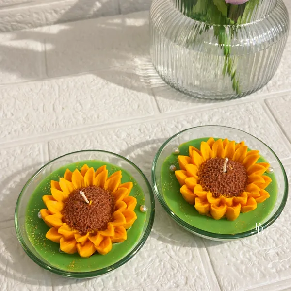 Sunflower Dreams in Green Gel Resin