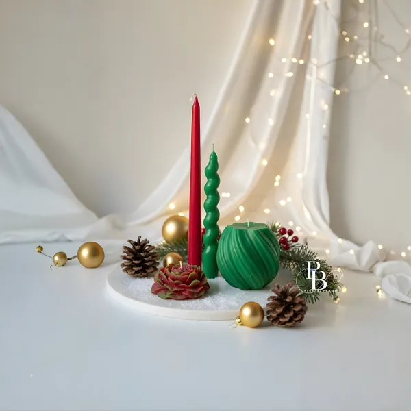 Festive Glow: Elegant Christmas Candle Arrangement