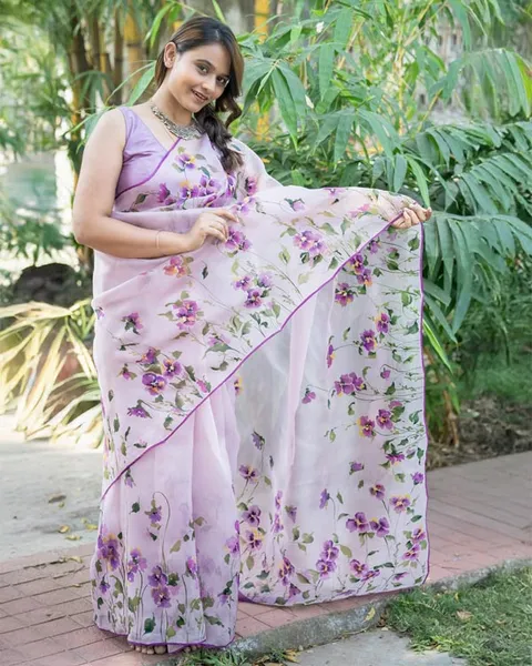 Purple Floral Reverie: Handwoven Saree